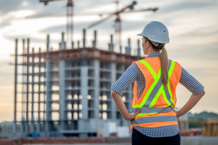 Bâtir sa confiance : quand les femmes s'initient aux métiers du BTP