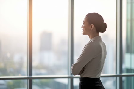 Le bien-être au travail pour les femmes cadres : au-delà du dress code