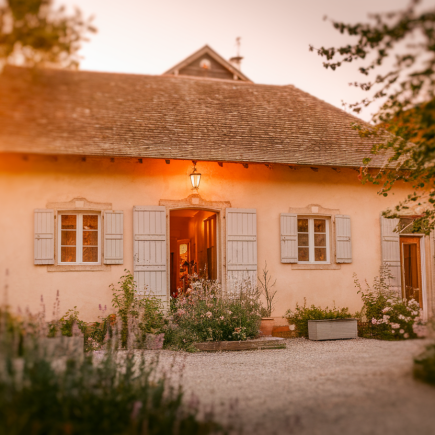 Rénover une maison ancienne : préserver son charme tout en améliorant ses performances